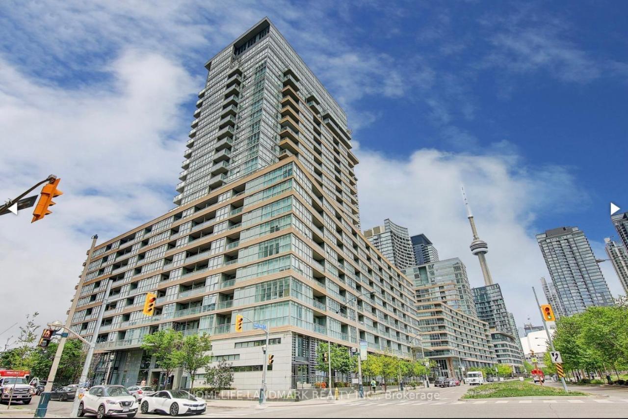 Three Br Condo Step To Cn Tower Rogers Center With Free Parking Toronto Eksteriør billede