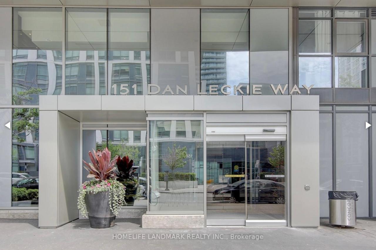 Three Br Condo Step To Cn Tower Rogers Center With Free Parking Toronto Eksteriør billede