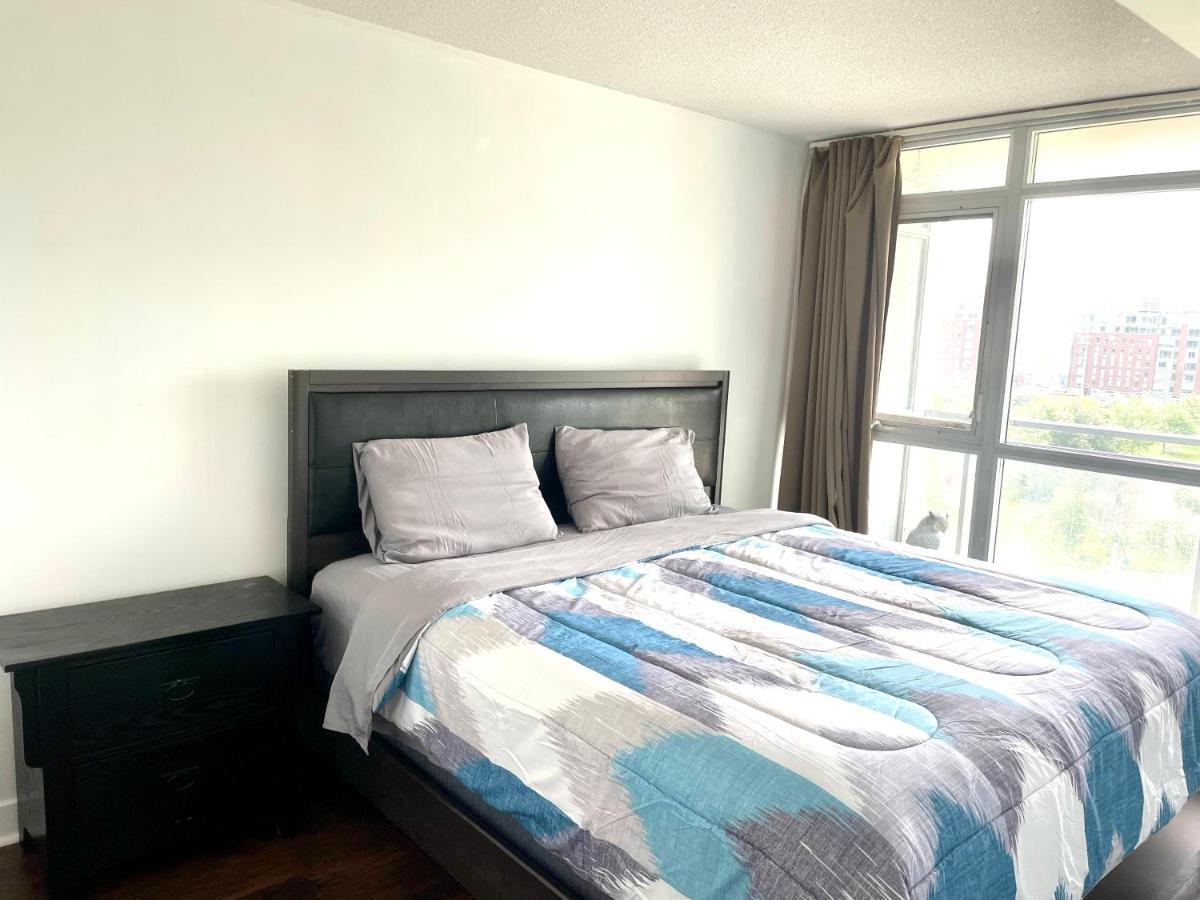 Three Br Condo Step To Cn Tower Rogers Center With Free Parking Toronto Eksteriør billede